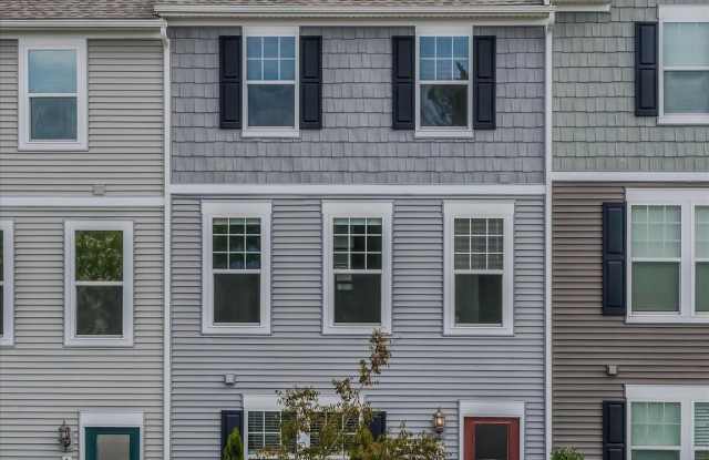 179 PRESIDENTS POINTE Avenue - 179 Presidents Pointe Avenue, Ranson, WV 25438