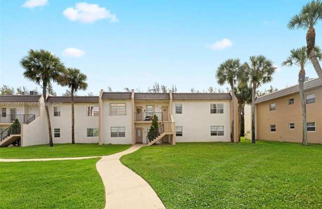110 Lake Meryl Dr Gallery 2