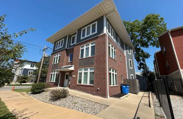 302 E Clark photos photos