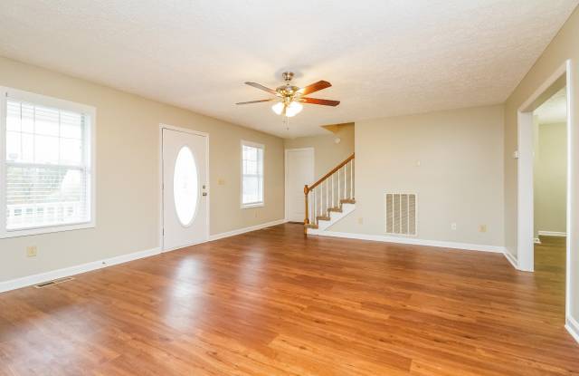 2831 Maple Cir Gallery 3