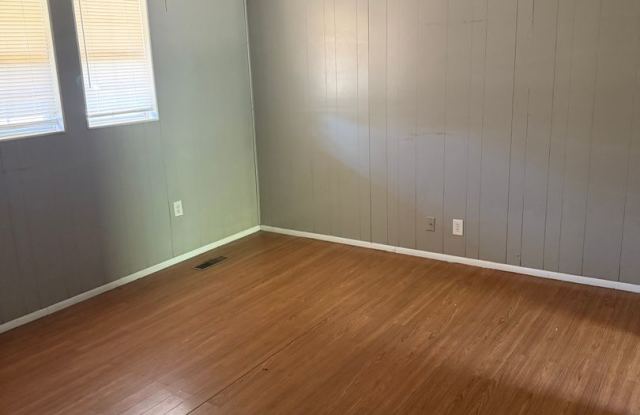 CUTE 2 bedroom home for rent Gallery 4