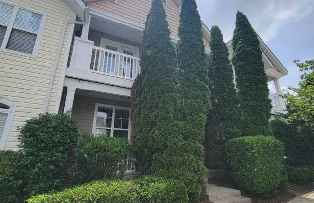 Ballantyne Townhome; MOVE IN NOW – FREE RENT THROUGH 11/1! Gallery 3
