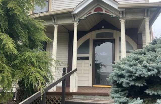 389 West Liberty Street - 2 photos photos