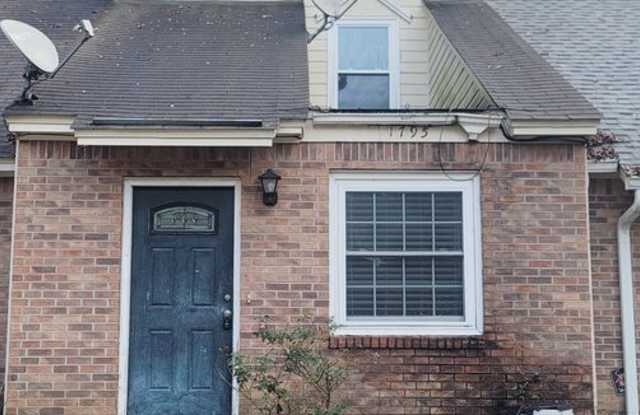 CUTE 3/2 w/ New Paint, Vaulted Ceilings, Washer/Dryer,  Private Yard! Great NW Location! Available NOW for $1275/month! - 1795 Falconcrest Street, Tallahassee, FL 32303