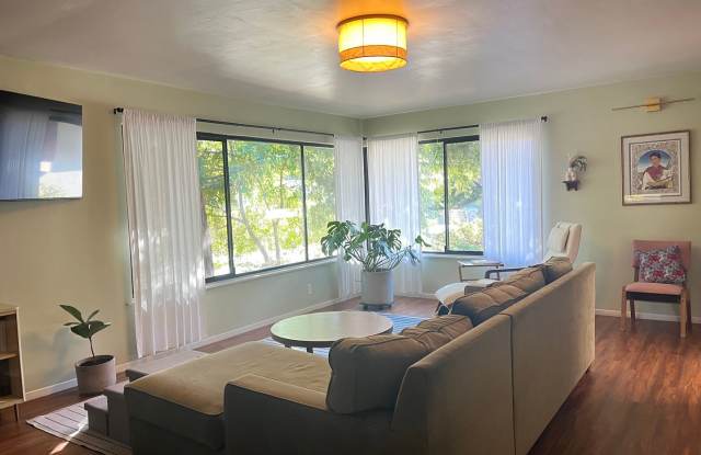 Charming Home by Bishops Peak Trailhead -AVAILABLE April photos photos