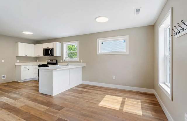 6220 Marywood Avenue Gallery 2