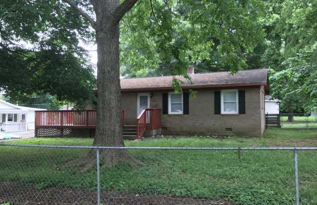 Cute 3 Bedroom House in Monroe Gallery 1