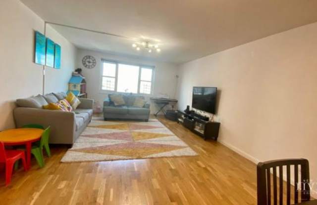395 South End Avenue - 395 South End Avenue, New York City, NY 10280