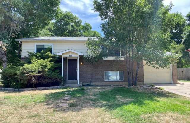 Great and Spacious Home with Backyard! photos photos