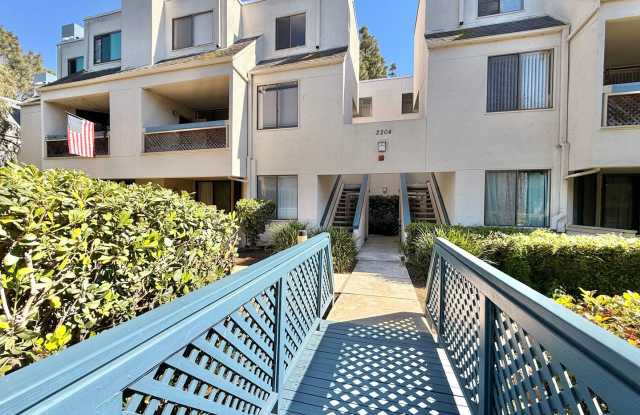 Great One Bedroom in the heart of Mission Valley! Parking and Laundry! photos photos