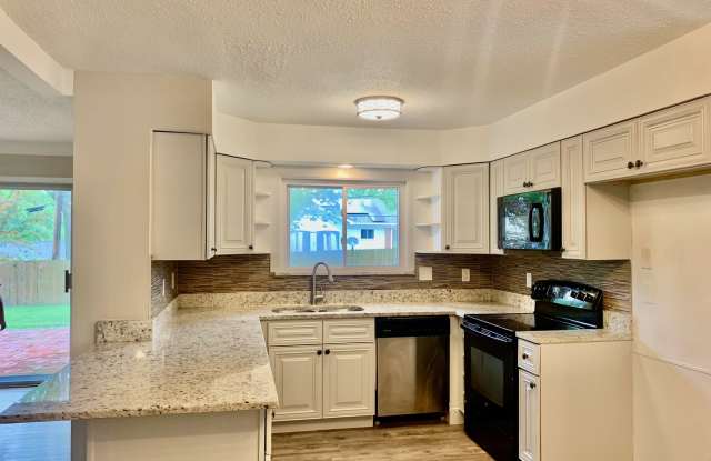 1411 Old Farm Dr Gallery 3