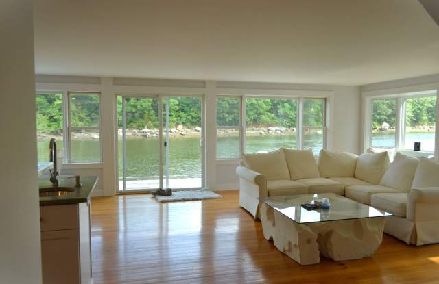 Annisquam Rental on the Water: Chester Square photos photos