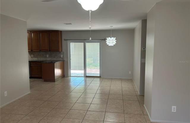 6128 16TH Lane NE Gallery 3
