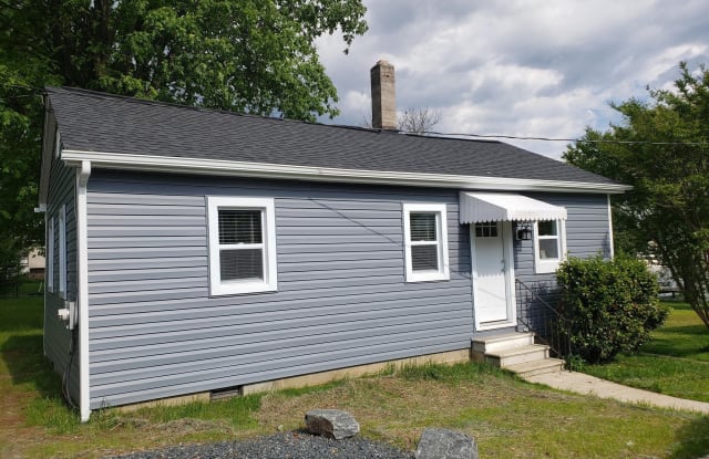 7805 COVE ROAD N - 7805 North Cove Road, Edgemere, MD 21219