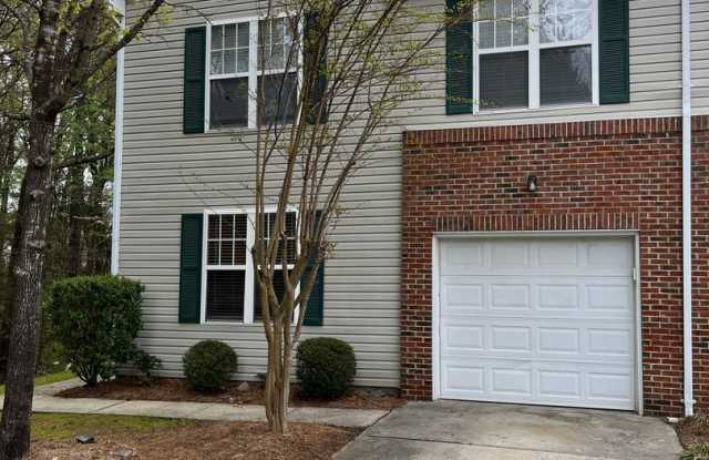3 Bed, 2 Bath End Unit Townhome Near Ballantyne - 16665 Commons Creek Drive, Charlotte, NC 28277