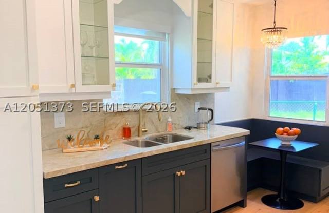 201 Flagler Dr Gallery 2