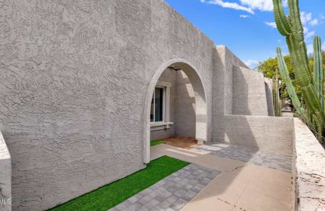7207 N VIA DE PAESIA Gallery 3