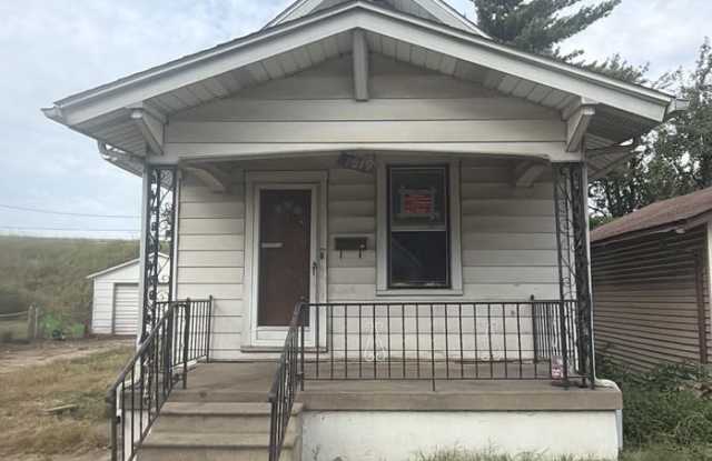1619 Poplar Street Gallery 1
