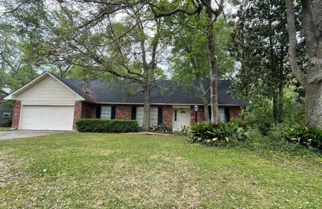 Spacious Home in Country Club Estates photos photos