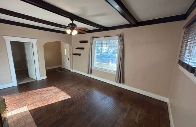 Charming 3 Bed, 1 Bath House in Spokane! *SPECIAL: $500 OFF!* - 2804 West Mallon Avenue, Spokane, WA 99201