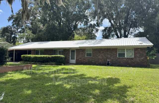 353 SE Olustee Avenue photos photos