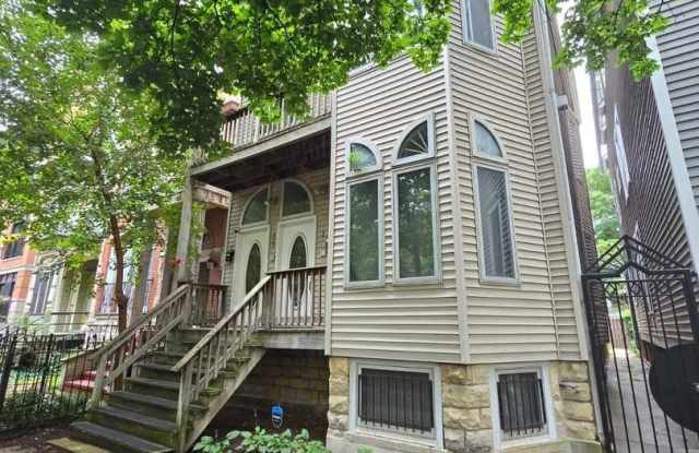 923 W Fletcher Street unit: 1 photos photos