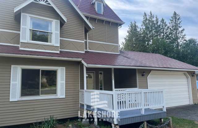 Spacious 4 Bed 3 Bath Lynnwood Home w/ Full Attached Mother-In-Law Unit! photos photos