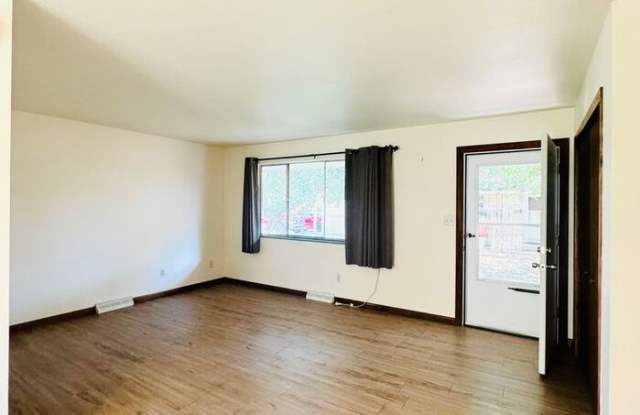 1806 East 16th Street Gallery 4