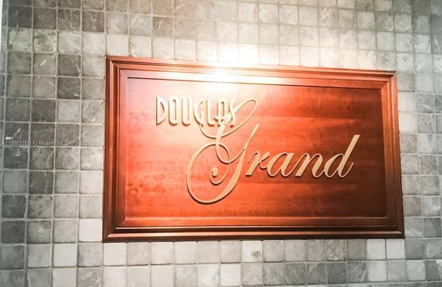 50 Menores Ave photos photos