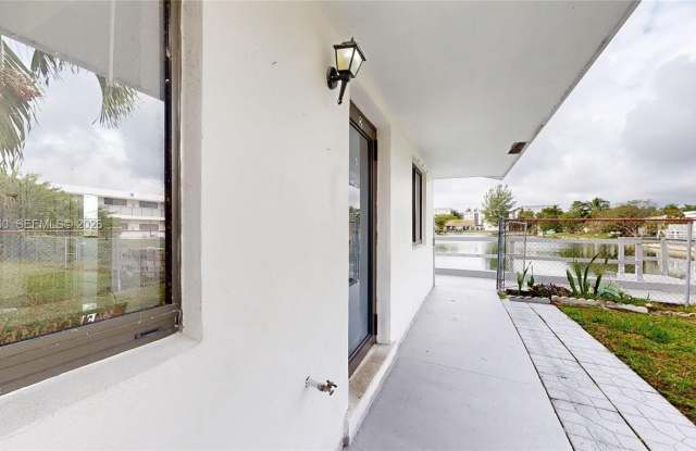 220 SW 8th Ave photos photos