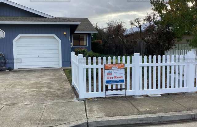 521 Oregon Street - 521 Oregon Street, Sonoma, CA 95476