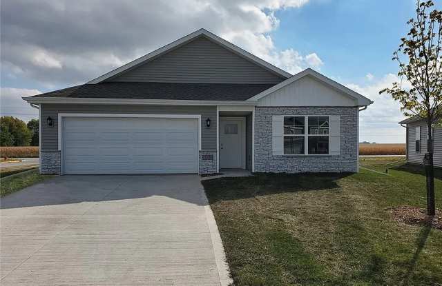 Spacious Zero-Entry Ranch Home on Expansive Lot with Gourmet Kitchen and Cozy Fireplace - 1000 35th Street Southwest, Polk County, IA 50009