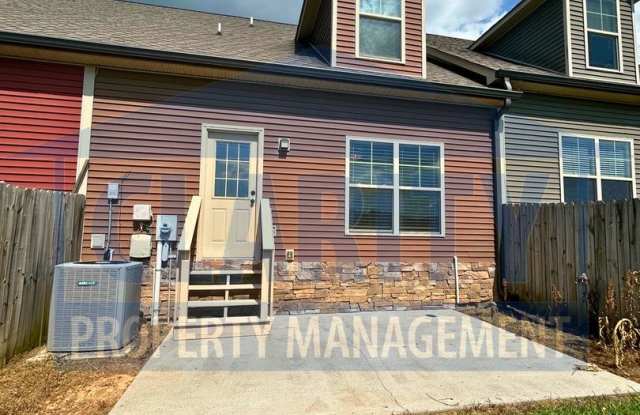 Like new, immaculate 3 bedroom townhome! Gallery 4