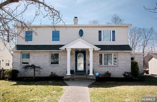 44 Chamberlain Avenue - 44 Chamberlain Avenue, Elmwood Park, NJ 07407
