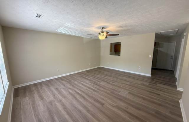 1084 Micha Way Gallery 4