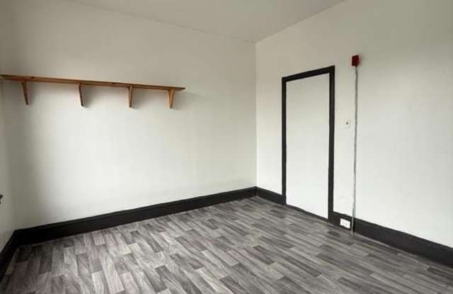 3258 N PARK AVENUE Gallery 2