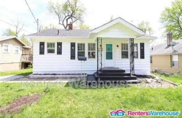 1231 56th St photos photos