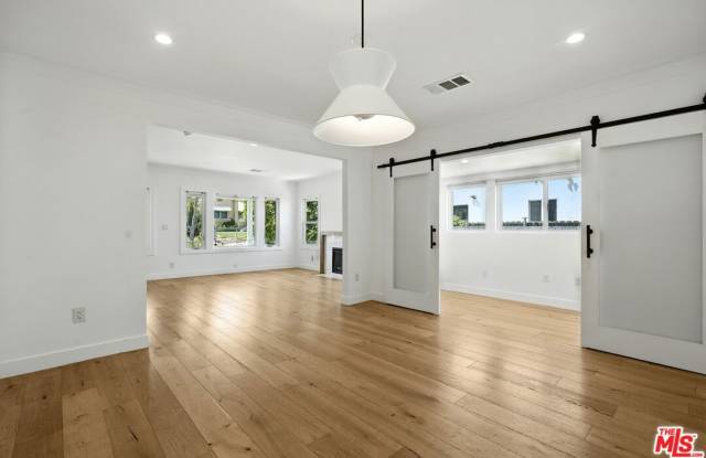 1054 S Plymouth Blvd photos photos