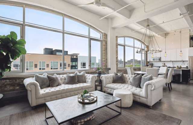 700 Washington Avenue N Gallery 1