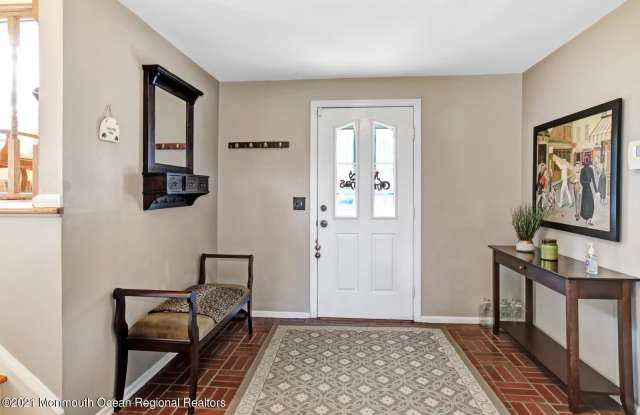 13 Roslyn Drive Gallery 4