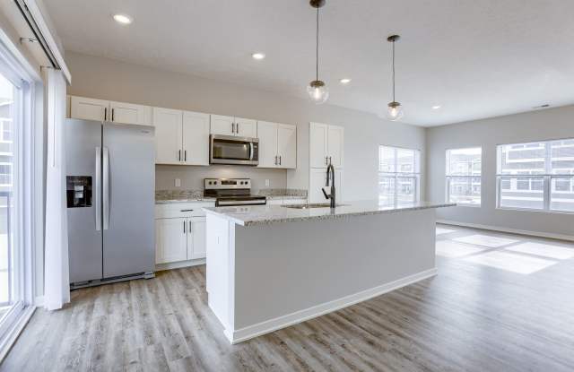 Gorgeous 3 Bedroom Townhome!! Gallery 4
