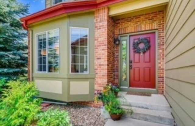 5 Bedroom 3 Bath single family home in Aurora Gallery 2