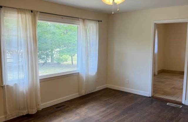 3325 Boone Trail Gallery 4