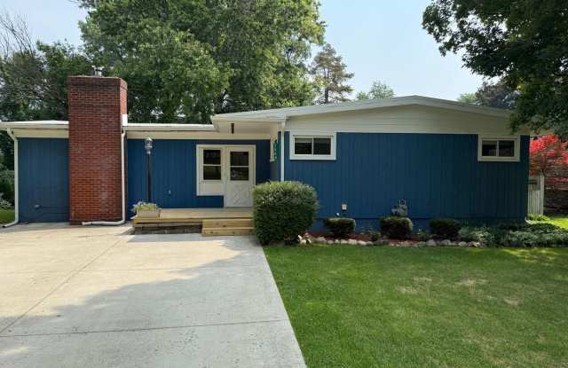3 bedrooms, 2 bathrooms, fenced in yard, egress windows in basement. photos photos