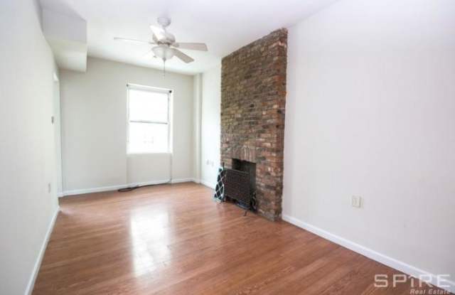 1604 Lexington Avenue Gallery 2