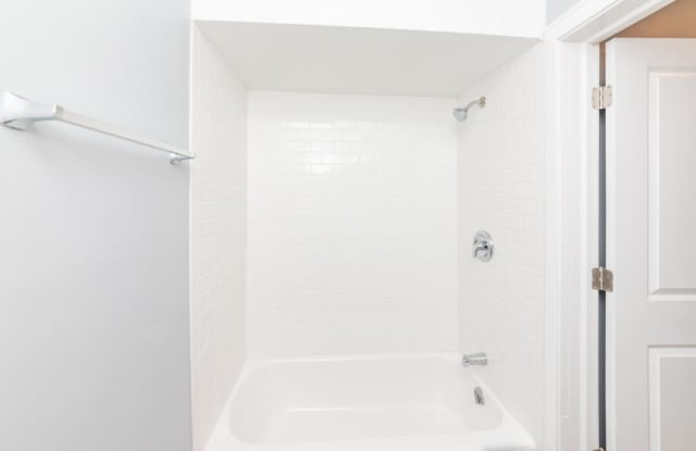 9450 Washington Gallery 4