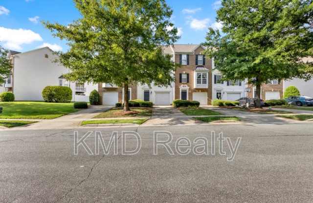 940 Tiger Lane, Gallery 1