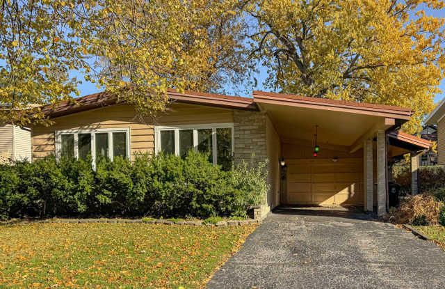 9107 Samoset Trail - 9107 Samoset Trail, Skokie, IL 60076