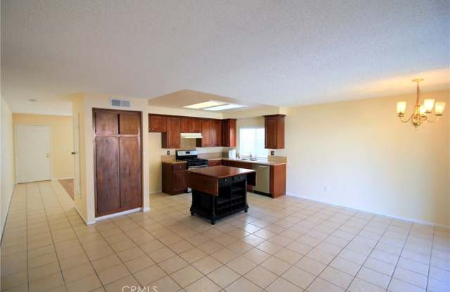 18433 Seadler Drive Gallery 2