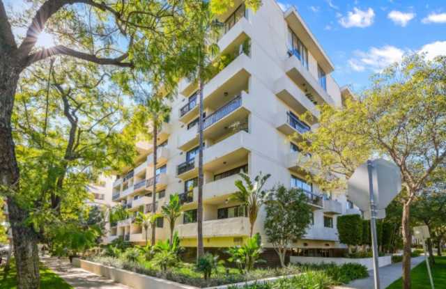 325 N Oakhurst Dr - 325 North Oakhurst Drive, Beverly Hills, CA 90210